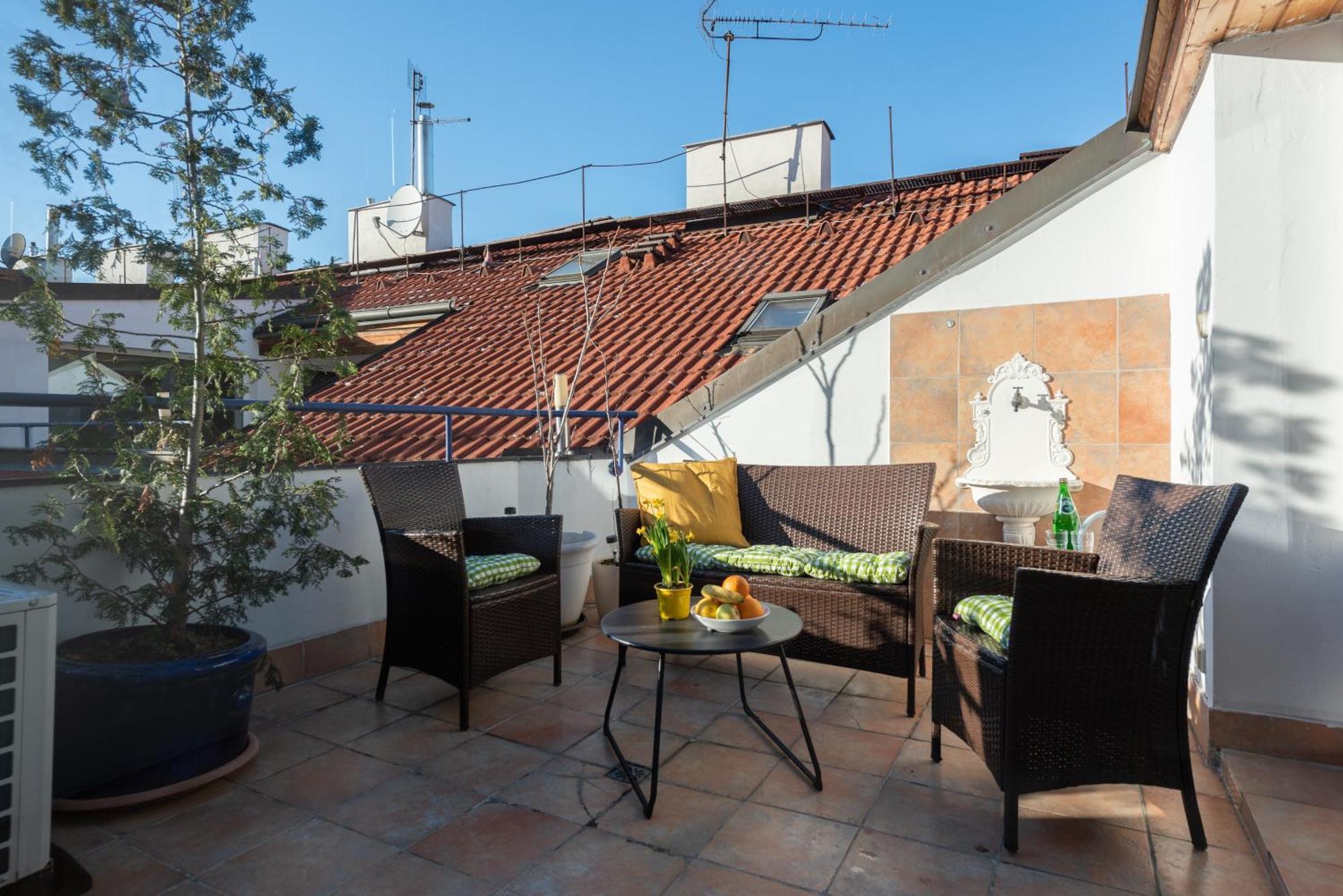 With Terrace In Center Appartamento