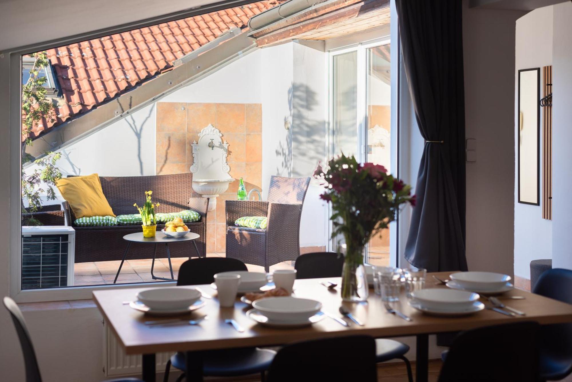 With Terrace In Center Appartamento Praga